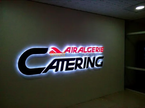 Enseigne lumineuse .lettre boitie. Led