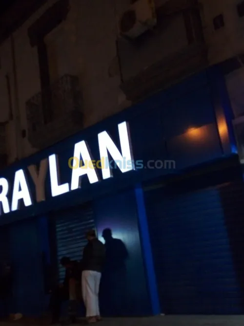 Enseigne lumineuse .lettre boitie. Led