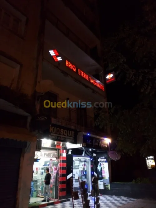 Enseigne lumineuse .lettre boitie. Led