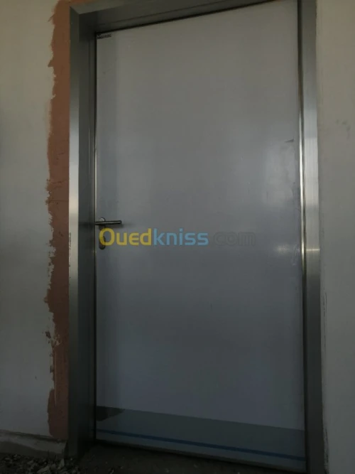 Porte hospitalier antibactériens 