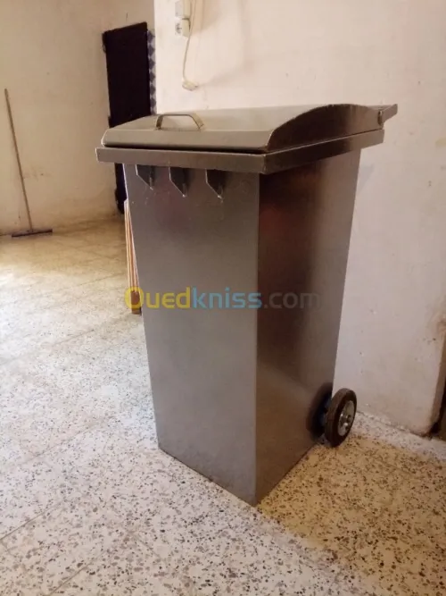 Fabrication bac à ordure métallique 