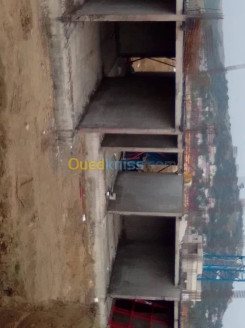 VENTE CENTRALES A BETON - GRUES A TOUR