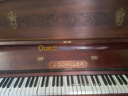 Piano droit J. Schiller Berlin 1912