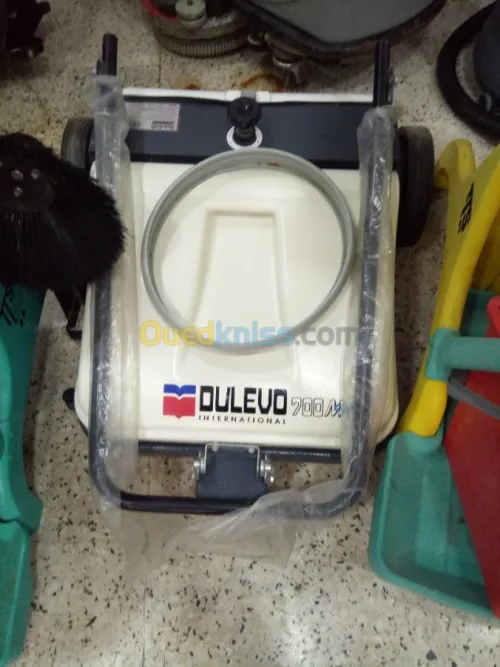 matériel  de nettoyage 