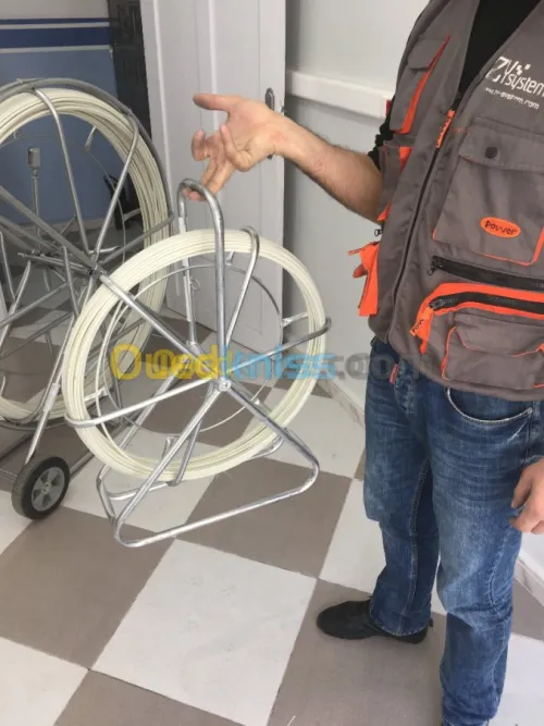 Aiguille tirage cable courant faible