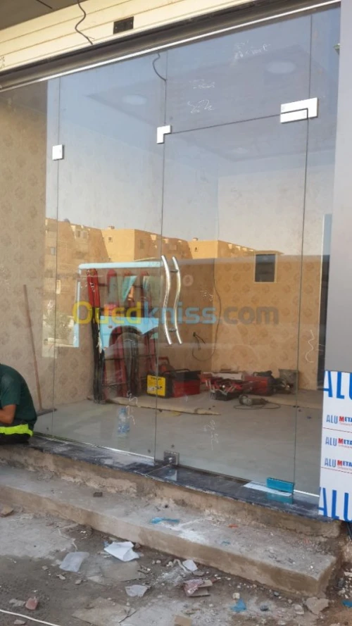 Façade en verre trempé 