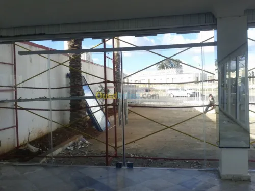 Façade en verre trempé 