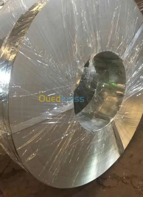 Fabrication lames rideaux metalliques