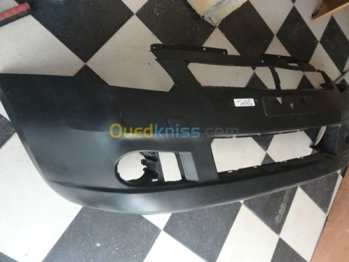 pare choc MARUTI et SUZUKI