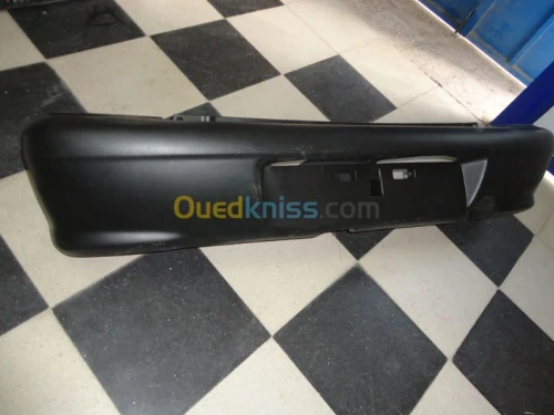 pare choc MARUTI et SUZUKI
