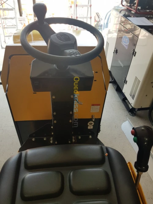COMPACTEUR