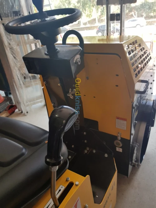 COMPACTEUR