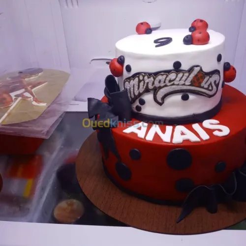 Gâteau d'anniversaire gâteau sec gâtea