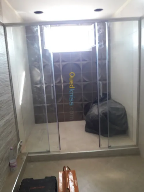 Vitrine en verre trempé 