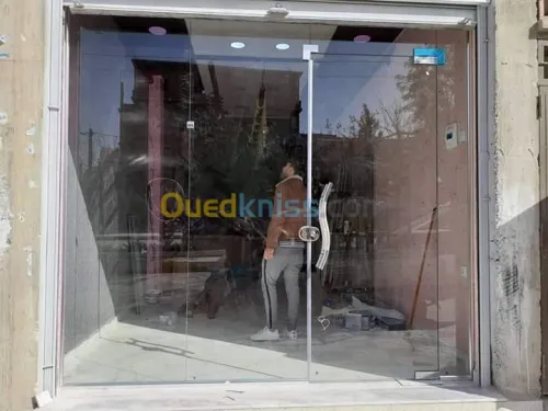 Vitrine en verre trempé 
