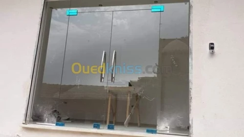 Vitrine en verre trempé 