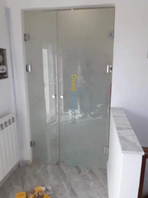 Vitrine en verre trempé 