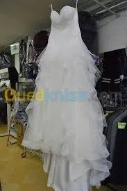 LAVAGE REPASSAGE ET TEINTURE DE LINGE.