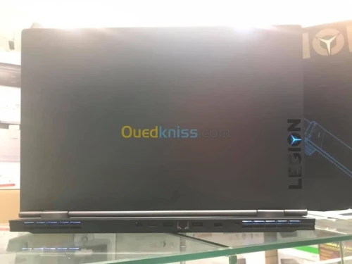 LENOVO LEGION Y730 i7 8750U GTX1050Ti 