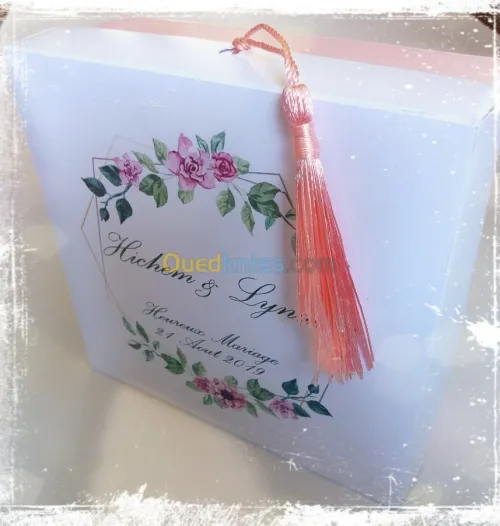 Carte d'invitation et Boîte a gâteaux 