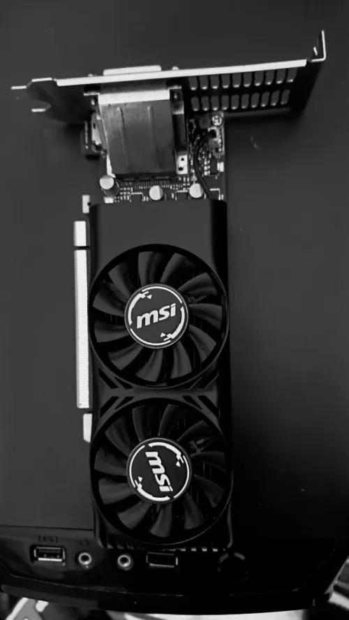 Config I5 3470 + 16 ram 8*8 + GTX 1050