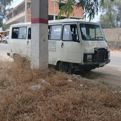 Peugeot J9 2000
