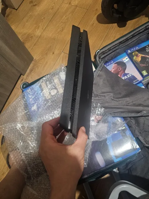 PlayStation4 slim