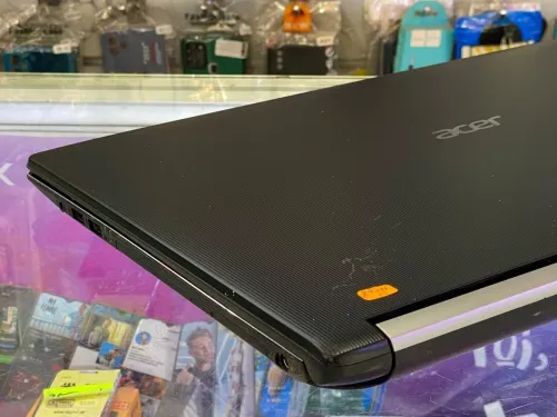 ACER ASPIRE 05 INTEL I3 7EME  /8G/ 256 SSD +/17.3