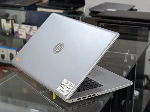 HP 470 G7/ INTEL I5 10 EME / 8G /256 SSD / 17.3 DCG UHD 620+RADEON 440M