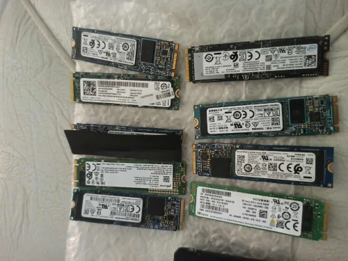 LOT DE DIQUE SSD NVME 256G TOSHIBA AVEC GARANTIE 3 MOIS