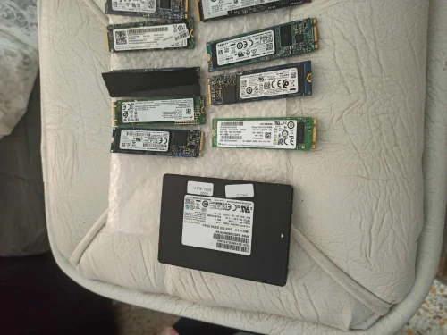 LOT DE DIQUE SSD NVME 256G TOSHIBA AVEC GARANTIE 3 MOIS