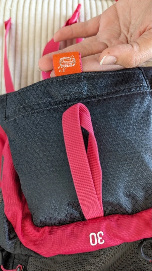 Sac a dos de randonnée bivouac trekking montagne mh500 30l femme noir rose