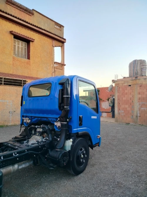 Isuzu NPR 2013