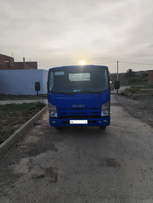 Isuzu Npr 2013