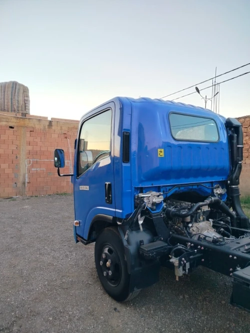 Isuzu NPR 2013