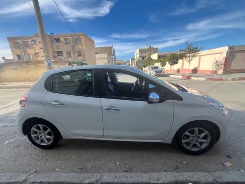 Peugeot 208 2015 Access