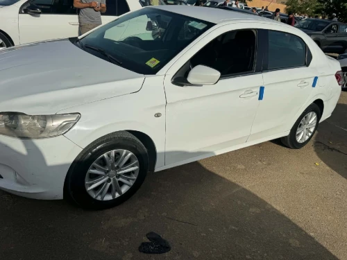 Peugeot 301 2015 Allure