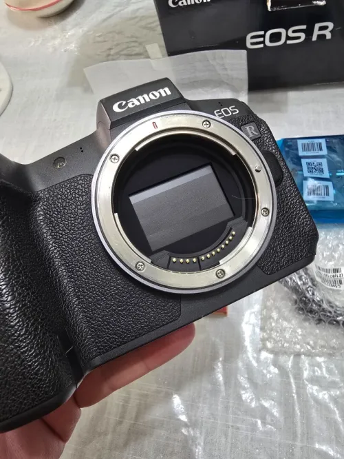 Canon EOS R + bague ring RF/EF + accessoires (complet)