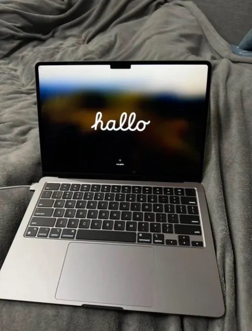 MacBook Air M2 2022