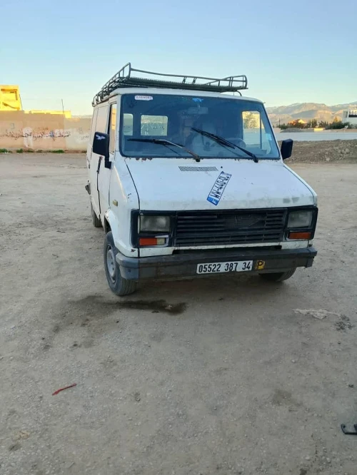 peugeaot j5 1987