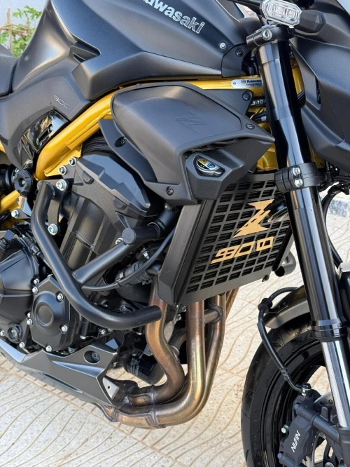 Kawazaki z900 2026 gold Z900 