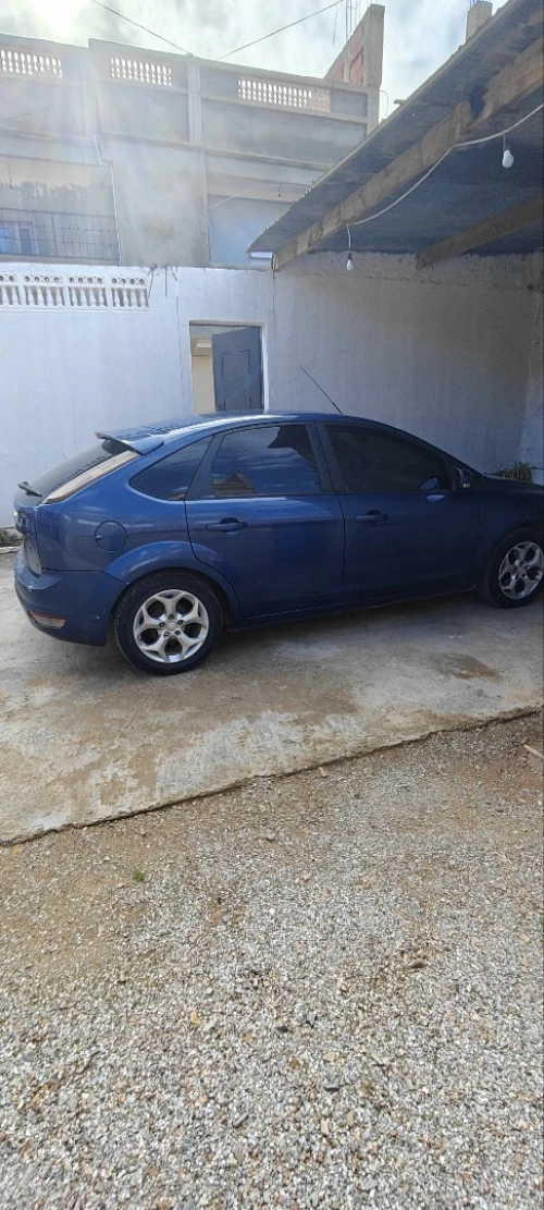 Ford Focus 2010 2 box