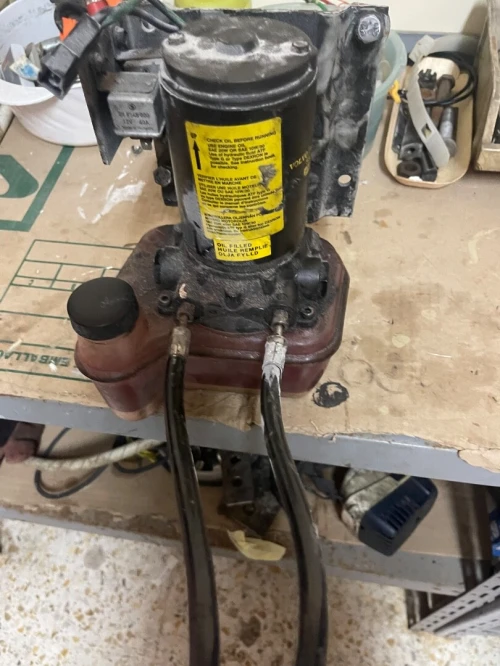 Pompe de trim volvo /mercruiser 