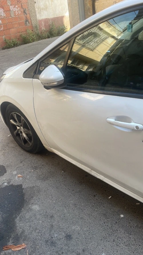 Peugeot 208 2015 208