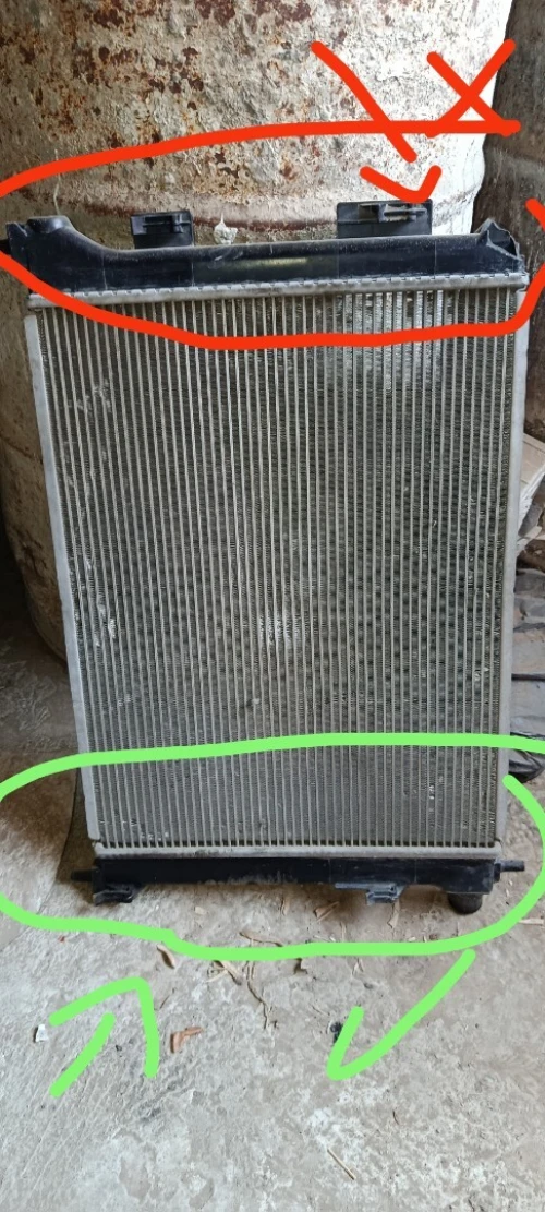  I10 بسينة رادياتور هيونداي قراند  / réservoir latéral  gauche en plastique Radiateur Grand i10