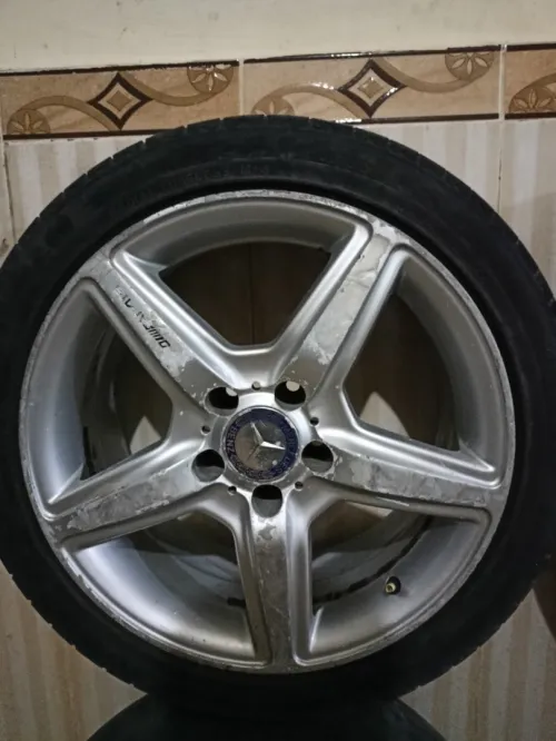 Vente 04 pneus automobile