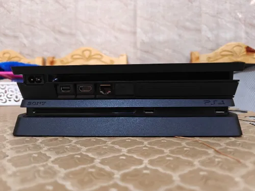 PlayStation 4 slim 1Tb