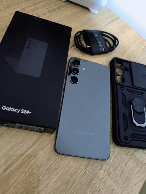 Samsung S24+ 