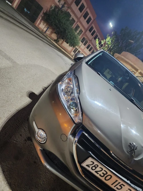 Peugeot 208 2015 Allure