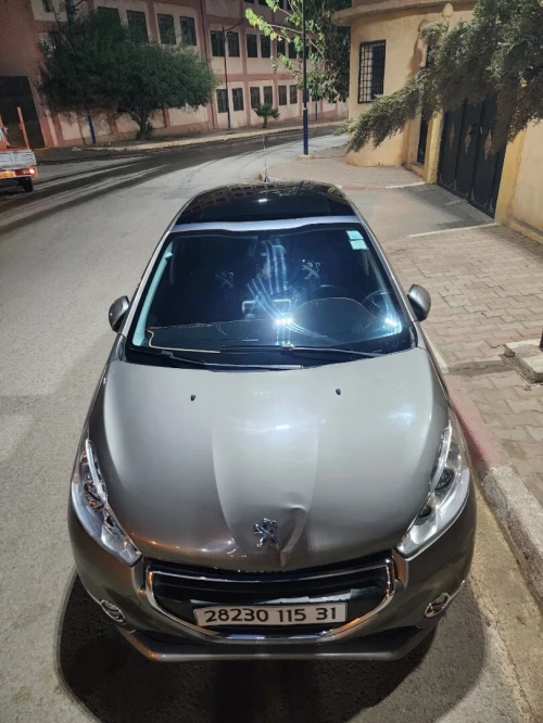 Peugeot 208 2015 Allure